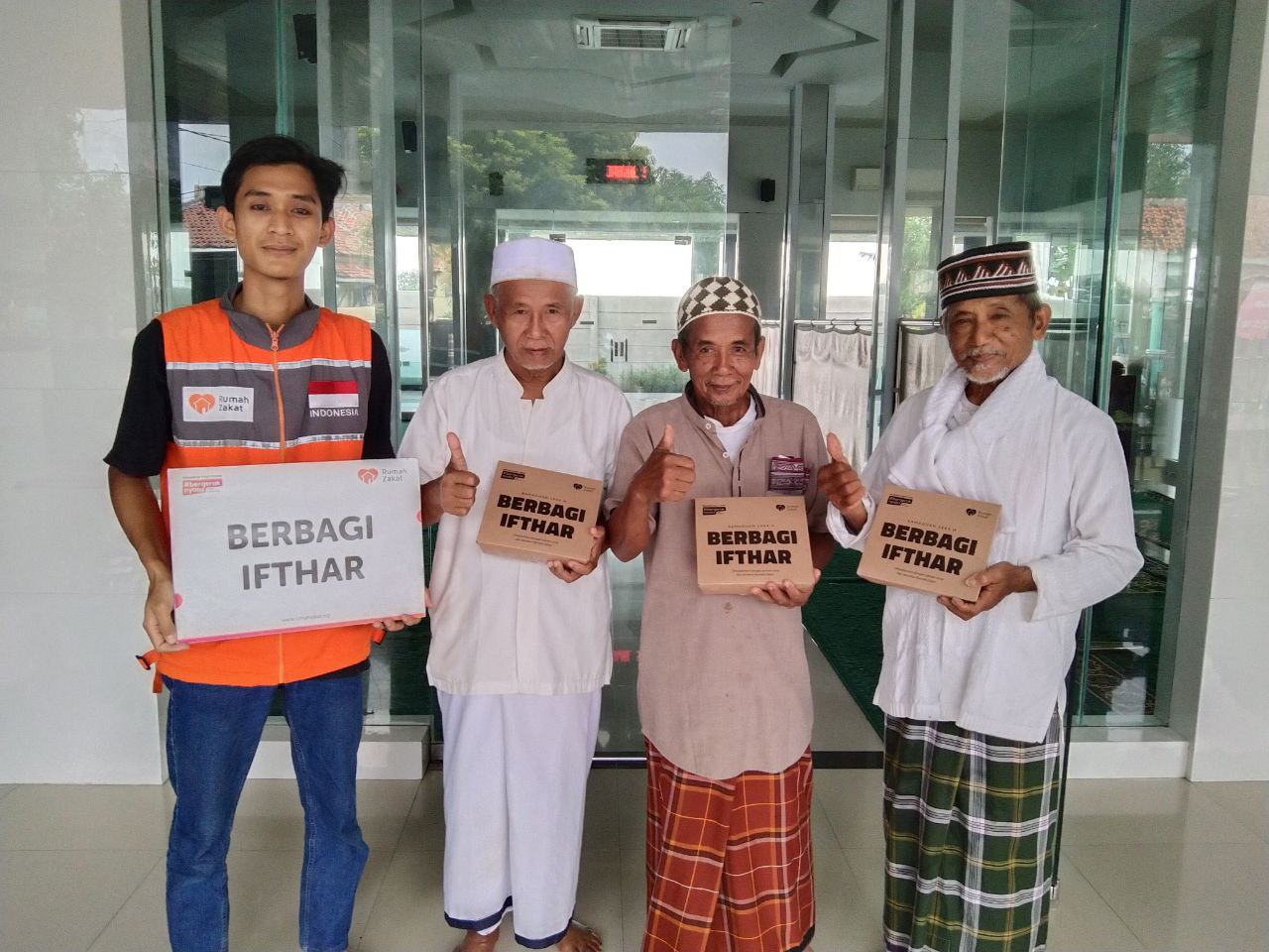 Gapai Keberkahan Di Bulan Ramadhan Rumah Zakat Berbagi Ifthar Untuk